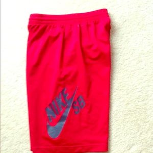 Boys Nike short size L